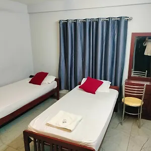 Everest Capsule hotel